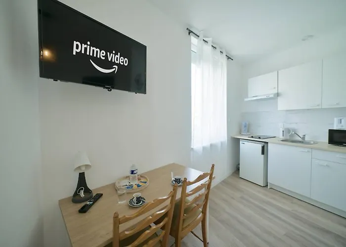 Appartement Super 6 New Quiet Close To The Center