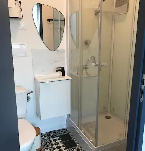 Super 6 New Quiet Close To The Center Appartement *