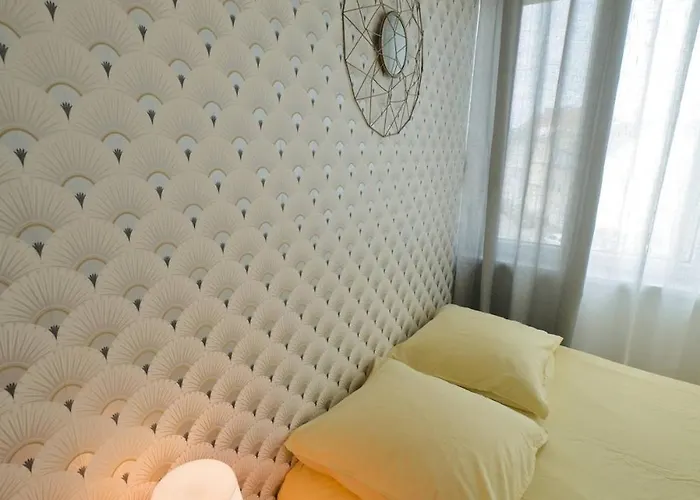 Super 6 New Quiet Close To The Center *